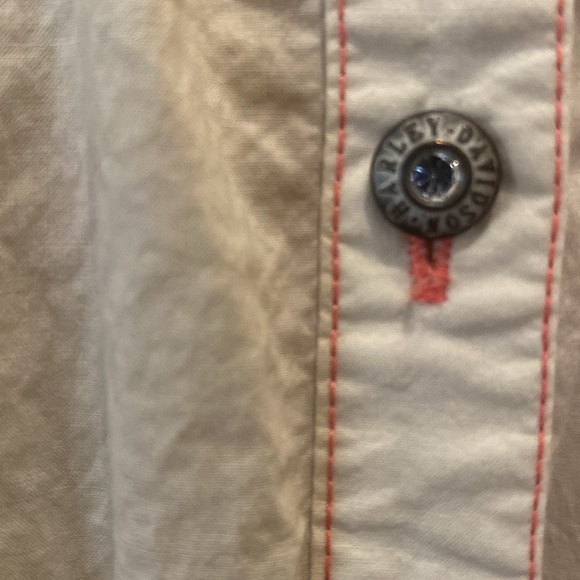 3/$15. Harley Davidson shirt with emblem on the back size L - Picture 4 of 9